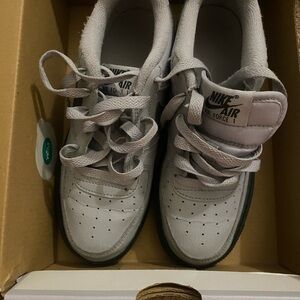 Nike Kids Air Force 1 White Sneakers